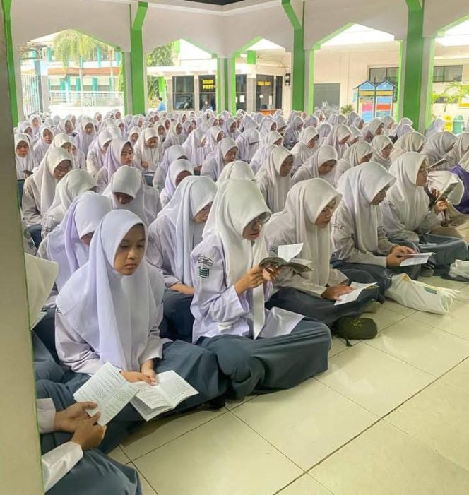 
					Menguatkan Spiritualitas, MAN 1 Kota Bandung Adakan Sholat Dhuha dan Dzikir Bersama