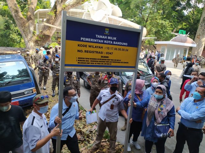 
					Dugaan Korupsi di Kebun Binatang Bandung, Kejati Jabar Tahan Dua Tersangka