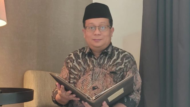 
					Direktur Guru dan Tenaga Kependidikan (GTK) Madrasah, Thobib Al-Asyhar