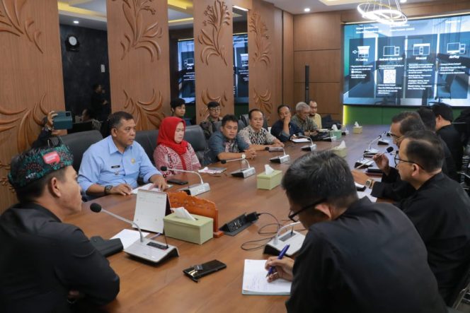 
					Kang DS Pastikan Pasar Ciparay Dibangun, Perizinan Harus Beres dalam Seminggu
