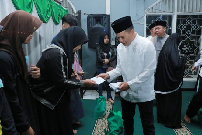 
					Cegah Dampak Banjir, Bupati Bandung Serahkan Perahu untuk Evakuasi Warga