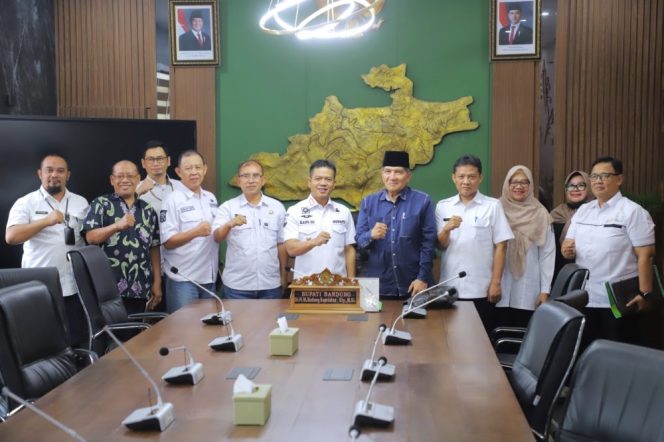 
					Bupati Bandung Dadang Supriatna Ditunjuk Sebagai Ketua Umum Akkopsi