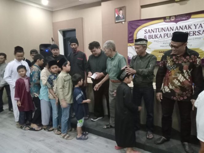 
					Berkah Ramadhan, PKL Cijagra Berbagi dengan Anak Yatim dan Warga Sekitar