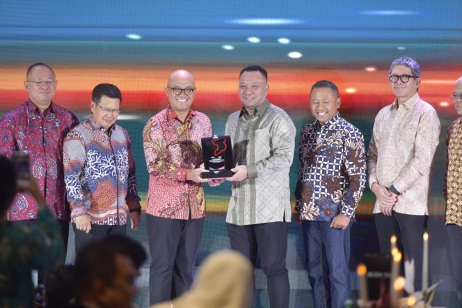 
					Direktur Utama LPDUK Kemenpora Ferry Kono Hadiri Appreciation Night Pertamina Grand Prix of Indonesia 2024