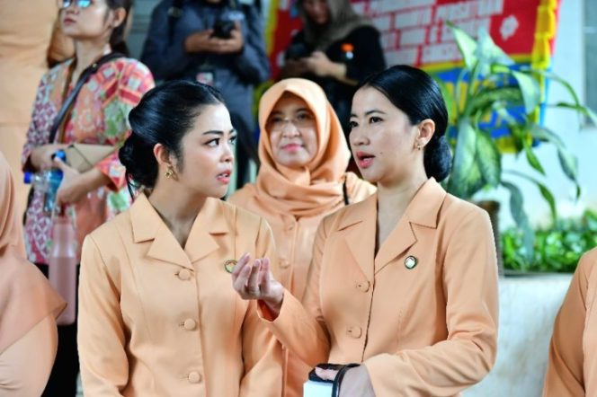 
					Penasehat DWP Kemenpora bersama Ibu Wamenpora, Hadiri Pengukuhan Ketum DWP 2025-2029