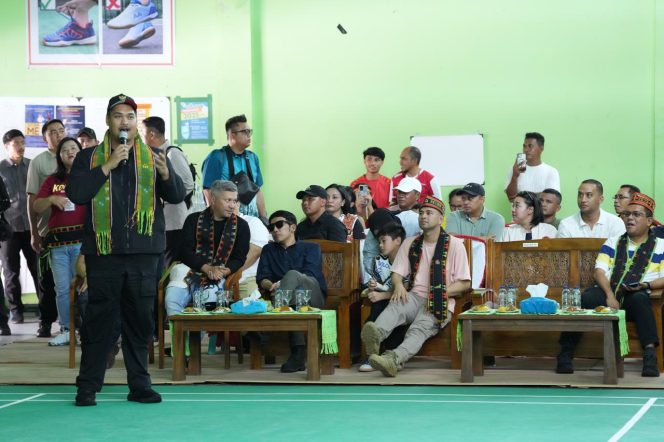 
					Menpora RI Berikan Motivasi Kepada Peserta Ibunda Badminton Championship di GOR Ibunda Labuan Bajo