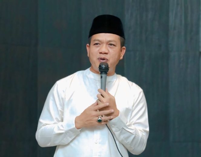 
					Bupati Bandung Dadang Supriatna