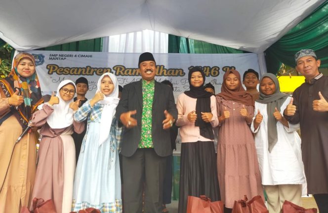 
					Gelaran Pesantren Ramadhan dan Buka Bersama 1446 H SMPN 4 Cimahi