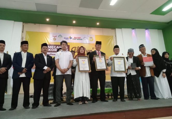 
					UNINUS dan Mitra Pecahkan Rekor MURI dalam Penulisan Mushaf Al-Qur’an 30 Juz