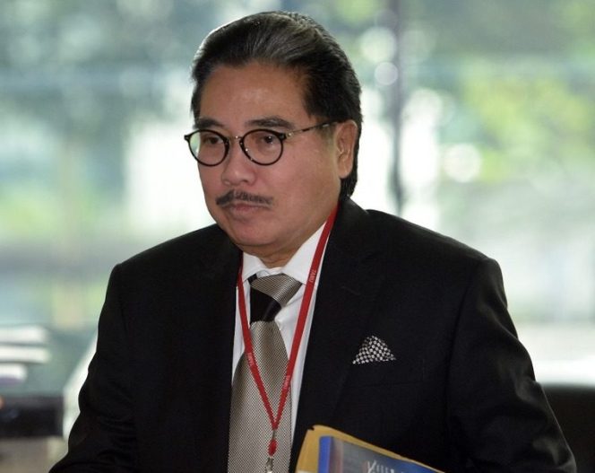 
					HOTMA SITOMPOEL DIPERIKSA KPK