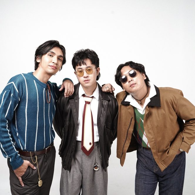 
					The Lantis, grup musik yang terdiri dari Giri Virandi (Giri), Ravi Rinaldy (Ravi), dan M. Rifky Dzaky Fauzan (Ojan).
