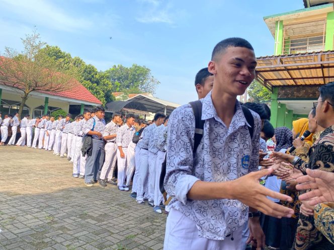 
					Sebagai Bentuk Penguatan Ukhuwah Islamiyah, MAN Kota Cimahi Menggelar Halal Bihalal