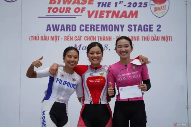 
					Pembalap Indonesia Ayustina Delia Sukses Menang Sprint di Etape 2 Biwase Tour of Vietnam