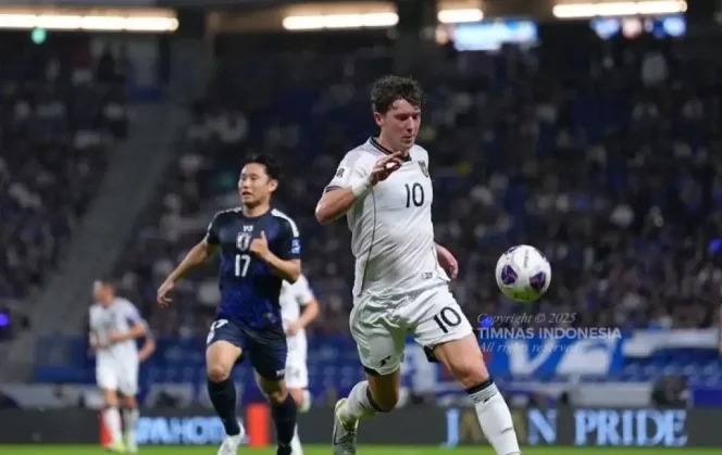 
					Striker timnas Indonesia Ole Romeny beraksi pada pertandingan penutup babak kualifikasi Piala Dunia 2026 Grup C melawan timnas Jepang di Stadion Suita, Prefektur Osaka, Selasa (10/6/2025). Laga ini diakhiri dengan kekalahan telak Indonesia dengan skor 0-6./ANTARA