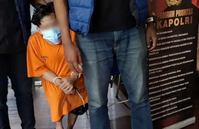 
					Polda Metro Jaya mengungkap kasus seorang pria penyandang disabilitas inisial C (34) di Pulau Tidung, Kepulauan Seribu mencabuli dua orang remaja, Jakarta, Sabtu (19/7/2025)/ANTARA/HO-Humas Polda Metro Jaya.